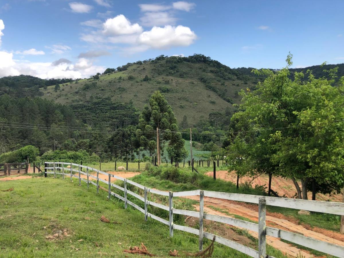 Pousada Pedra Da Mata Chales Na Montanha Munhoz Buitenkant foto
