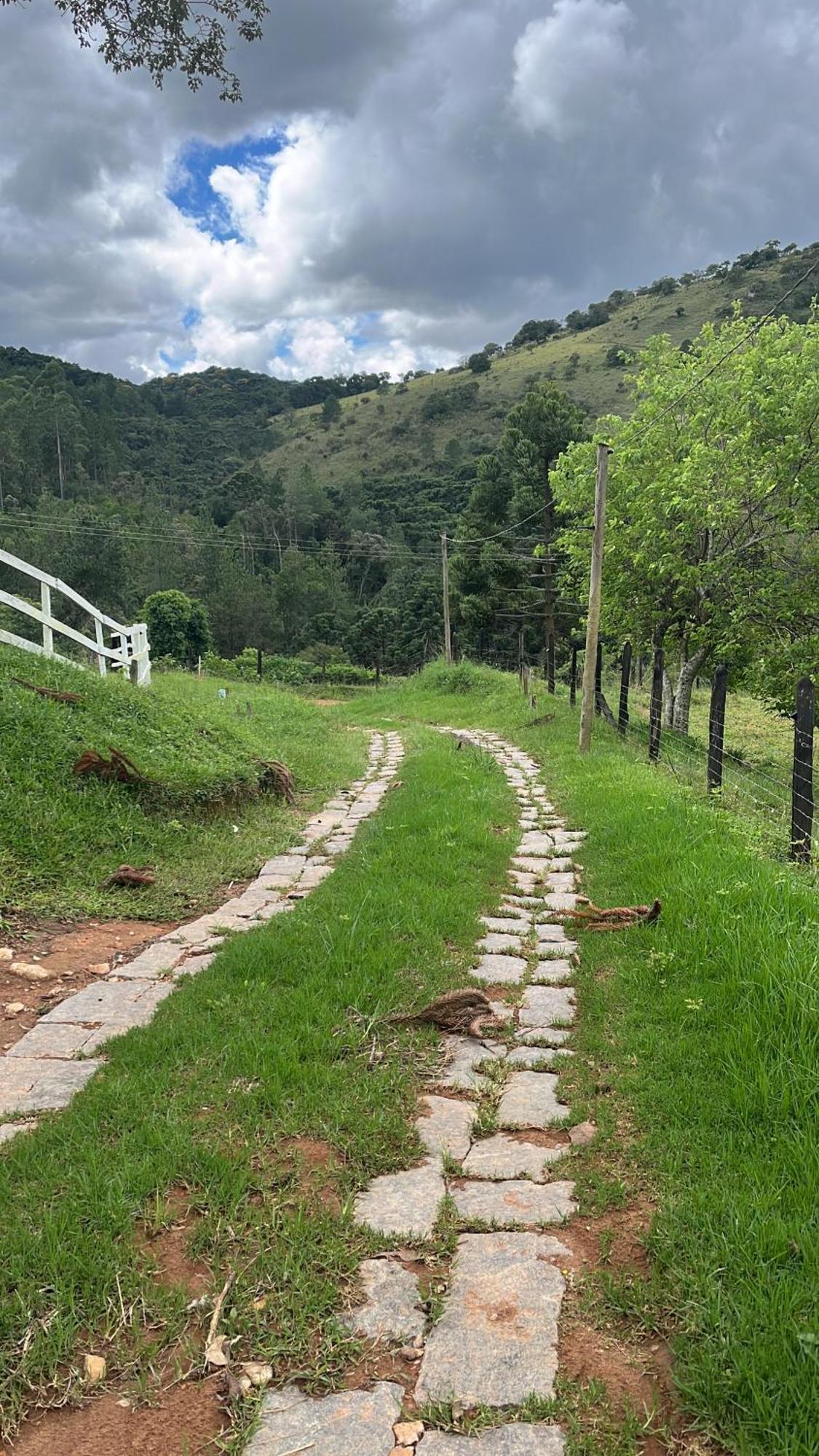 Pousada Pedra Da Mata Chales Na Montanha Munhoz Buitenkant foto